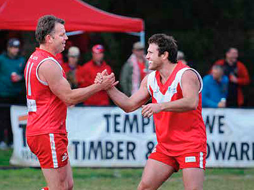3000 People Watch Game at Warrandyte Reserve